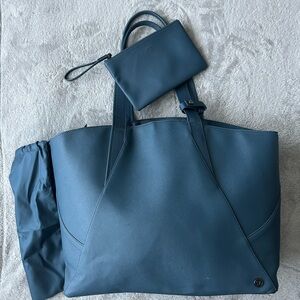 Lululemon Athletica Navy Tote with Pouch and shoe bag